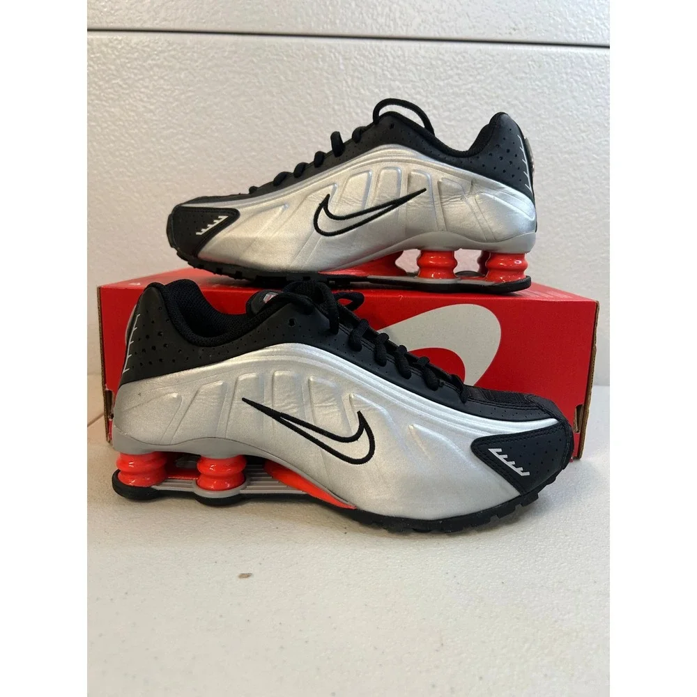 Nike Shox R4 GS Metallic Silver Black Comet Red 6Y #1922 #1924